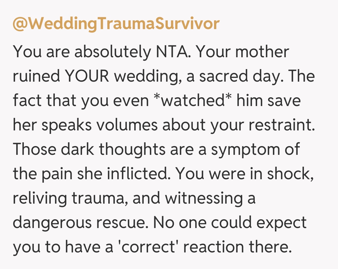 Comentariu de la @WeddingTraumaSurvivor