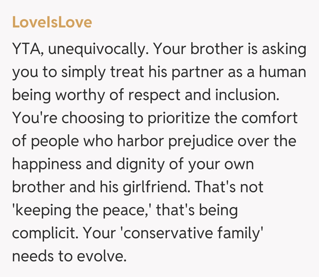 Comentariu de la LoveIsLove