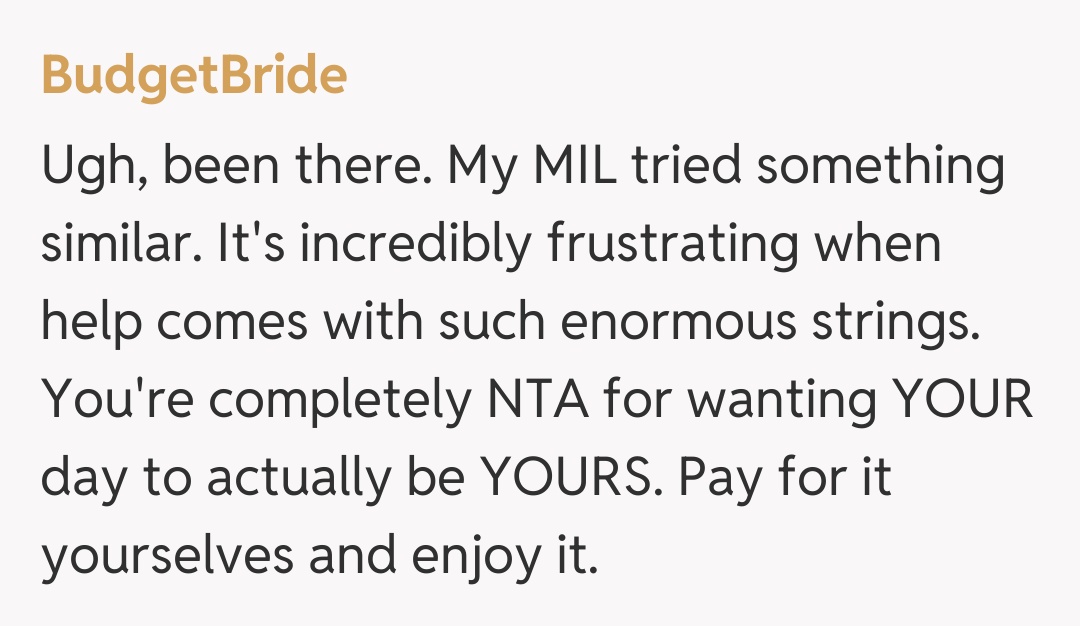 Comentariu de la BudgetBride