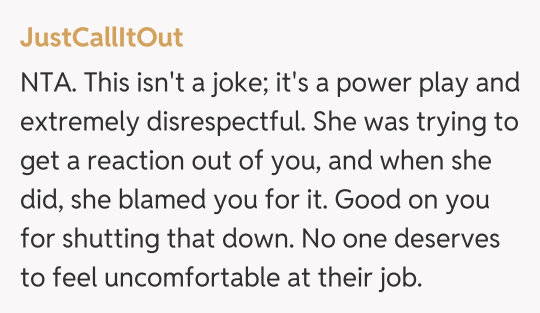 Comentariu de la JustCallItOut