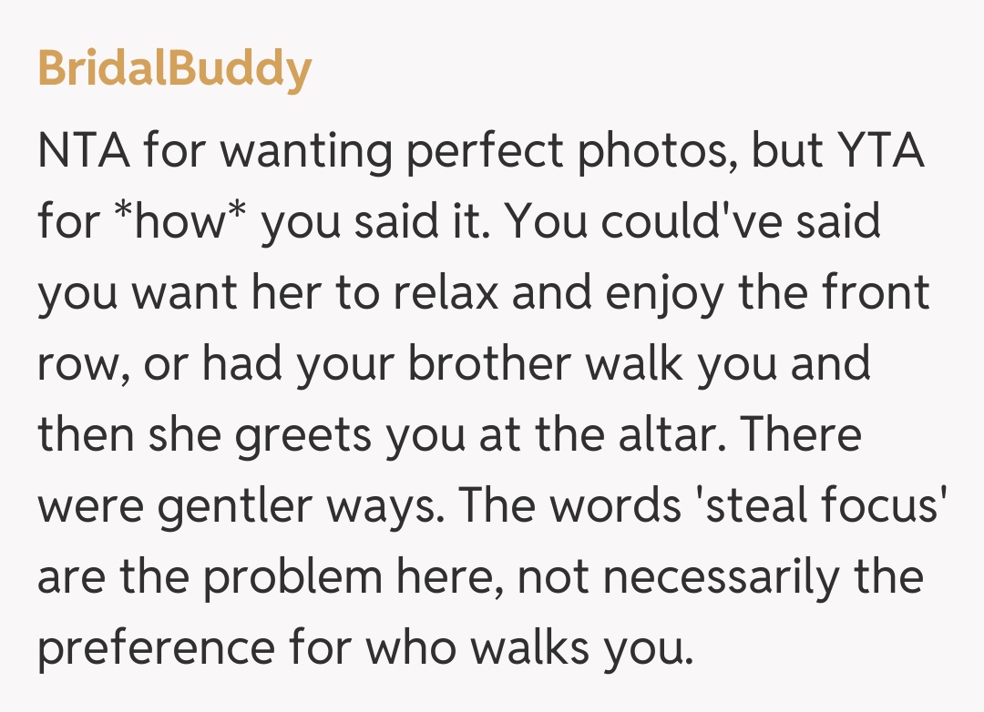 Comentariu de la BridalBuddy