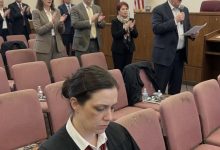 Photo of “My Parents Skipped My Medical School Graduation for a Cruise Celebration—But a Renowned Surgeon Noticed the Empty Seats and Changed Everything”