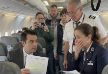 Photo of “He Refused to Give Up the Seat He Paid For—What Happened Next Sparked a Corporate Crisis That Changed the Entire Industry”