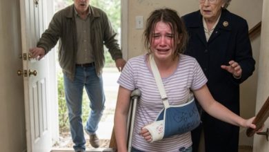 Photo of Dad Chose My Mother’s Sister Over Me After Mom Passed Away—Until Grandma’s Strange Wedding Present Made Him Finally See What Was Happening In Our House