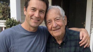 Photo of For 12 Years I Helped My Elderly Neighbor Every Sunday—At His Funeral, He Left Me a Secret No One Expected
