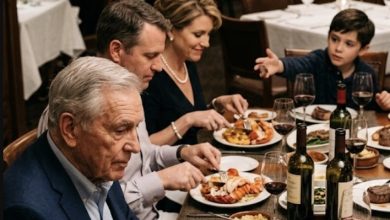Photo of She Said a $300 Dinner Was “Wasted” on a 72-Year-Old. The Bank Envelope Proved Her Wrong.