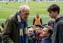 Photo of He Said My 92-Year-Old Grandpa “Wouldn’t Remember the Match”—But What His Teenage Son Did Next Left the Stadium Speechless