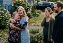 Photo of My Mom Said They Went “Dancing” Every Thursday—Then I Followed Them to a Blue House and Saw Who Was Waiting Inside