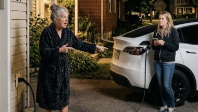 Photo of My Neighbor Secretly Charged Her Electric Car From My House Every Night — Until I Finally Caught Her