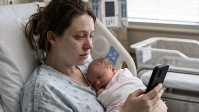 Photo of Ten Minutes After I Gave Birth, My Mother Demanded $3,000 for My Sister’s Kids — That Was the Moment I Finally Said “Never Again”