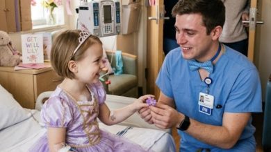 Photo of I Panicked When My Daughter Said Her Nurse Made Her Keep a Secret—Then I Saw What He Had Done to Her Hospital Room