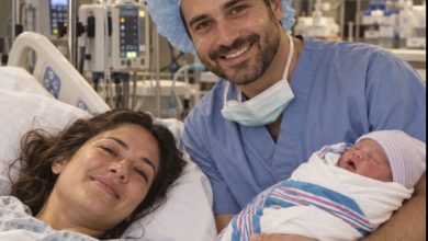 Photo of The Doctor Holding My Newborn Looked at My Name and Suddenly Told the Nurse to Close the Door