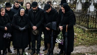 Photo of Three Hours After We Buried My Father, His Lawyer Handed Us a Letter He Had Been Afraid to Send for 27 Years