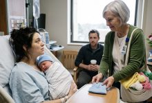 Photo of A Stranger Left Something Beside My Newborn’s Bed, and I Almost Asked the Nurse to Throw It Away