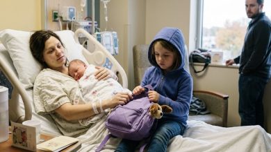 Photo of My Niece Wouldn’t Look at My Newborn Baby—Then She Asked Me One Question I Wasn’t Ready For