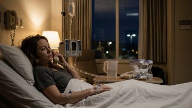 Photo of The Phone Beside My Hospital Bed Rang, and the Man on the Other End Asked Me Not to Hang Up