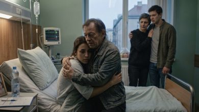 Photo of I Woke Up in the Hospital and Found the One Person I Hadn’t Spoken to in Nine Years Holding Me