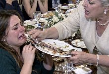 Photo of My Mother-in-Law Raised Her Plate at Thanksgiving—Then Said Something That Split Our Family in Two