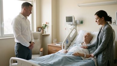Photo of My Father Asked Us to Take One Last Picture Beside His Hospital Bed—Then He Told My Brother to Check His Coat Pocket